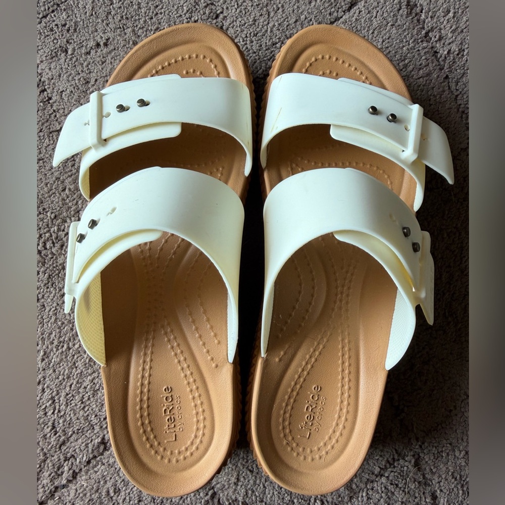 Crocs Sz 8 Women’s White and Tan Slide Sandals with Adjustable Straps - Picture 2 of 5